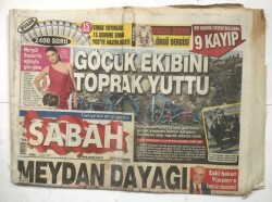 Sabah Gazetesi 11 Şubat 2011 - Göçük Ekibini Toprak Yuttu GZ7038 - 1
