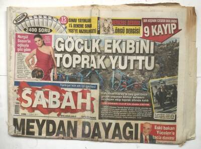 Sabah Gazetesi 11 Şubat 2011 - Göçük Ekibini Toprak Yuttu GZ7038 - 1