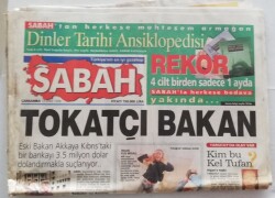 Sabah Gazetesi 13 Ekim 1999 - Eski Bakan Akkaya Kıbrıstaki Bir Bankayı 3.5Milyon Dolar Dolandırmakla Suçlanıyor- GZ45998 - 1