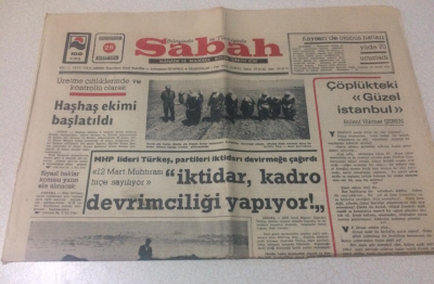 Sabah Gazetesi 25 Mart 1974 - MHP Lideri Türkeş Partileri İktidarı Devirmeye Çağırdı - GZ15435 - 2