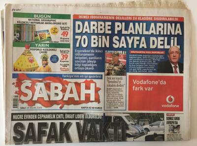 Sabah Gazetesi 28 Nisan 2009 - Darbe Planlarına 70 Bin Sayfa Delil , Şafak Vakti Operasyonu GZ20735 - 1