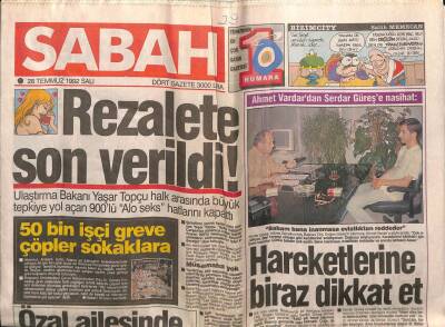 Sabah Gazetesi 28 Temmuz 1992 - Hülya Avşar Kayanın Kollarında Mutluluk Tangosu Yapıyor GZ55896 - 1