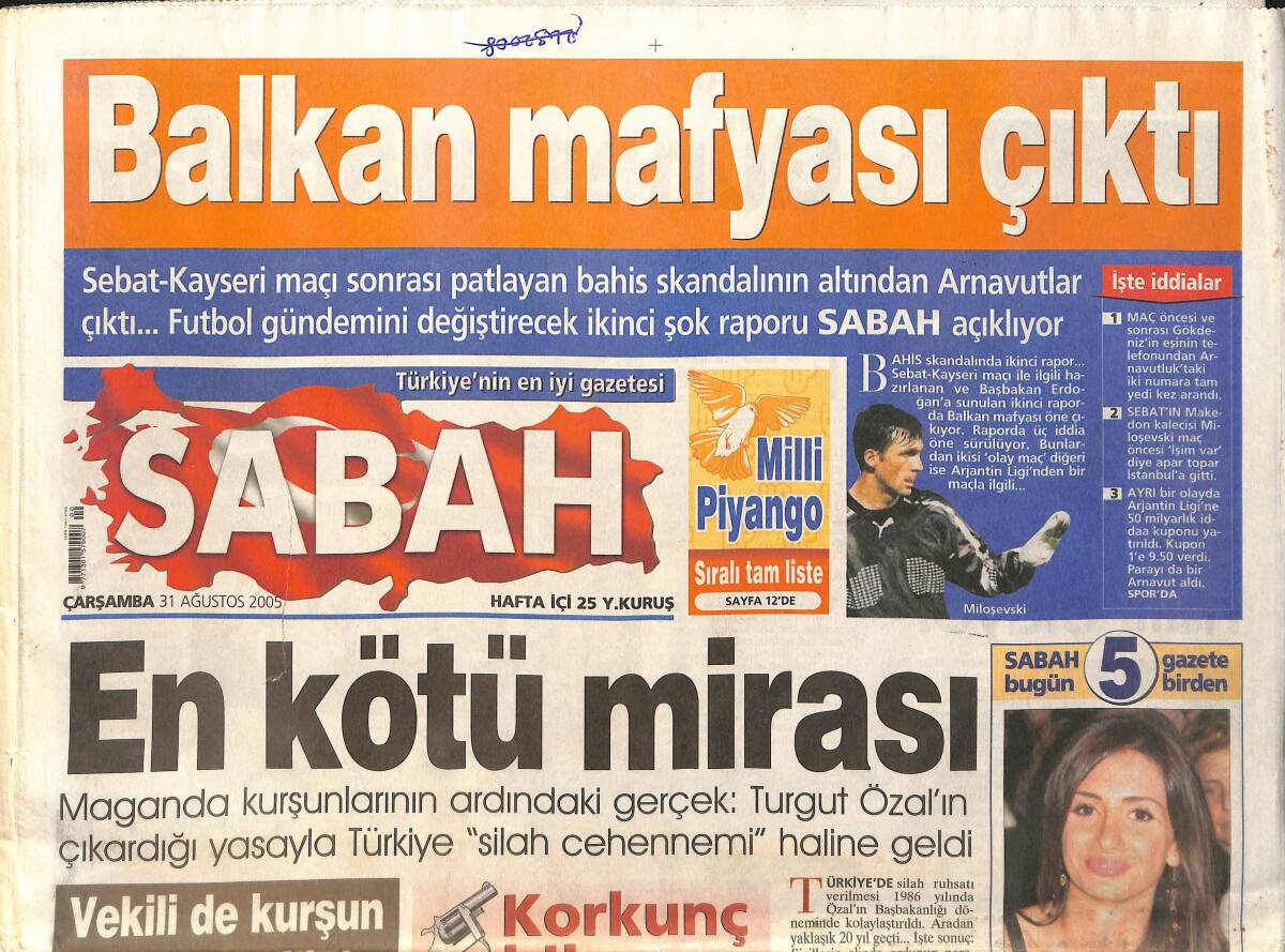 Sabah Gazetesi 31 Ağustos 2005 - Hayranlarının Tehdidi Musti'yi Kara Kara Düşündürüyor - Paris Hilton Yine Dağıttı GZ3212 - 1