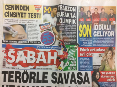 Sabah Gazetesi 8 Ocak 2012 - Seda Sayanla Alışveriş Merkezinde Görüntülenen Yeni Arkadaşı Evli Çıktı GZ27542 - 1