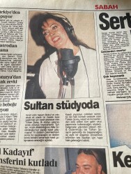 Sabah Gazetesi 9 Kasım 1996 - Sultan Türkan Şoray Stüdyoda - Zeki Müren İlk Vasiyetinde Tüm Mal Varlığını TEV'e Bırakmış GZ147863 - 2