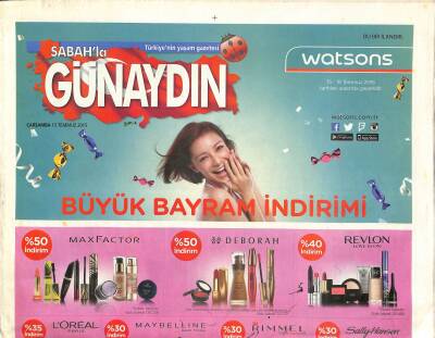 Sabah Gazetesi Günaydın Eki 15 Temmuz 2015 - Cher , Bir Koruma Ve Bir Rehber Eşliğinde Ayasofyayı Gezip Hatıra Fotoğrafı Çektirdi GZ116369 - 1