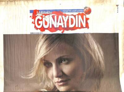 Sabah Gazetesi Günaydın Eki 30 Kasım 2012 - Demet Akalın Yasağı Albüm Kapağıyla Geldi GZ105658 - 1