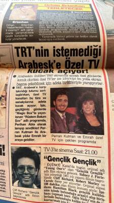 Sabah Gazetesi Melodi Eki 25 Ekim 1990 - Sezen Aksu Dışa Açılıyor - Perran Kutman Ve Emrah Özel TV İçin Çekilen Programda GZ127976 - 2