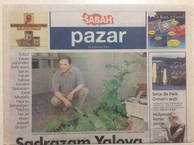 Sabah Gazetesi Pazar Eki 15 Temmuz 2001 - Ece Erken,Küçük Şehirlerde Yaşayanlara Üzülmem GZ34020 - 1