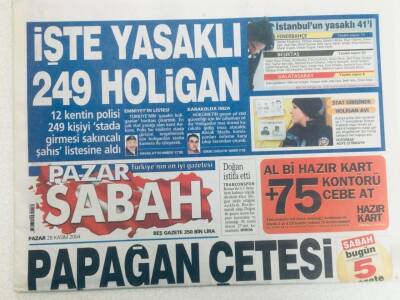 Sabah Gazetesi Pazar Eki - 28 Kasım 2004 - Alex Harikalar Diyarında, Papağan Çetesi GZ46273 - 1
