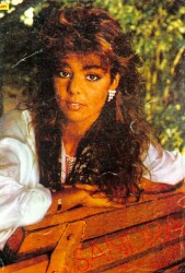 Sandra Büyük Boy Kartpostal KRT18855 - Gökçekoleksiyon