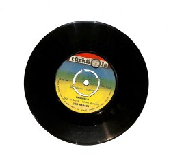 Cem Karaca - O Leyli / Emmioğlu PLAK (10/7.5) PLK24515 - Gökçekoleksiyon