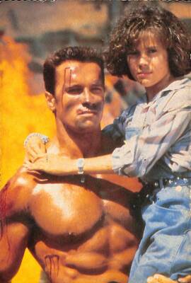 Schwarzenegger Küçük Boy Kartpostal (15x10 cm) KRT12980 - 1