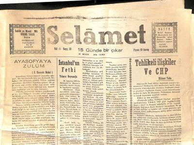 Selamet Gazetesi 25 Mayıs 1975 - Erbakan , Diyarbakırda Onbinlerin Sevgi Gösterileri Arasında Konuştu GZ109683 - 1