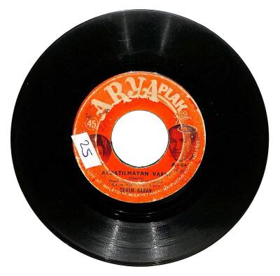 Sevim Karan - Aldatılmayan Varmı Dert Üstüne Dert Plak (106.5) PLK20310 - 1