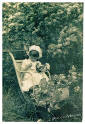 Sevimli Çocuk Kartpostalı KRT2402 - Gökçekoleksiyon