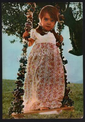 Sevimli Kız Ortaboy Kartpostal KRT5104 - 1