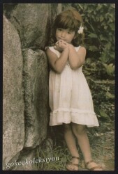 Sevimli Küçük Kız Kartpostal KRT2290 - Gökçekoleksiyon