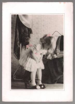 Sevimli Küçük Kız Orta Boy Kartpostal KRT5144 - 1
