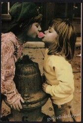 Sevimli Küçük Kızlar Kartpostalı KRT2333 - Gökçekoleksiyon