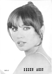 Sezen Aksu Siyah-Beyaz Kartpostal (Büyük Boy) KRT22305 - Gökçekoleksiyon