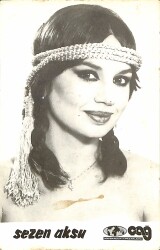 Sezen Aksu Siyah-Beyaz Kartpostal (Küçük Boy) KRT20208 - Gökçekoleksiyon