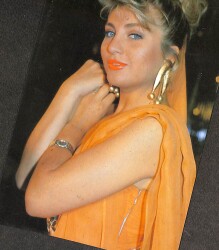 Sibel Can Kartpostal (Küçük Boy) KRT21483 - Gökçekoleksiyon