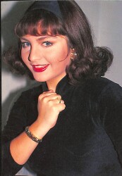 Sibel Can Kartpostal (Küçük Boy) KRT22206 - Gökçekoleksiyon