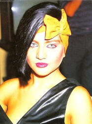 Sibel Can Kartpostal (Küçük Boy) KRT23225 - Gökçekoleksiyon