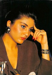 Sibel Can Kartpostal (Küçük Boy) KRT23228 - Gökçekoleksiyon