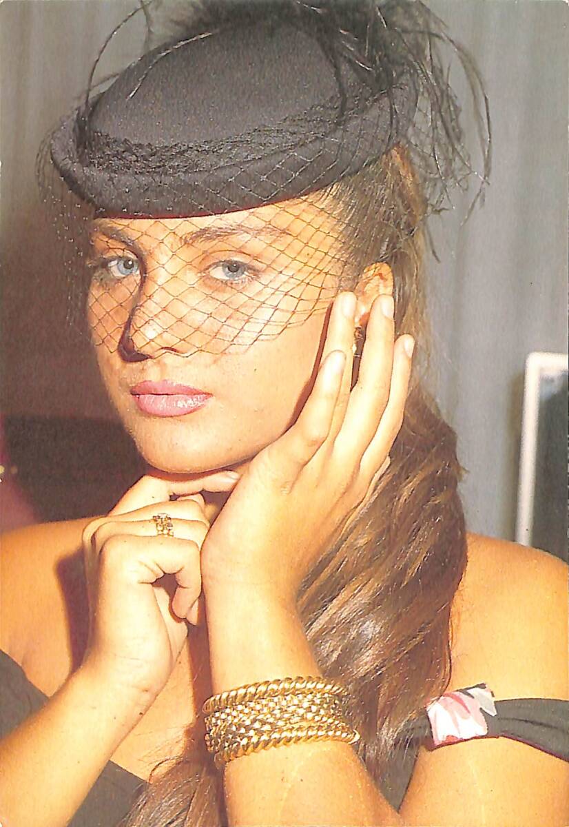 Sibel Can Kartpostal (Küçük Boy) KRT23853 - 1