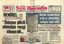 Son Havadis Gazetesi 28 Haziran 1975 - Gerede Camiindeki CHPlilere Ait Kurşun İzlerini Halk İbretle Seyrediyor GZ102068 - 2