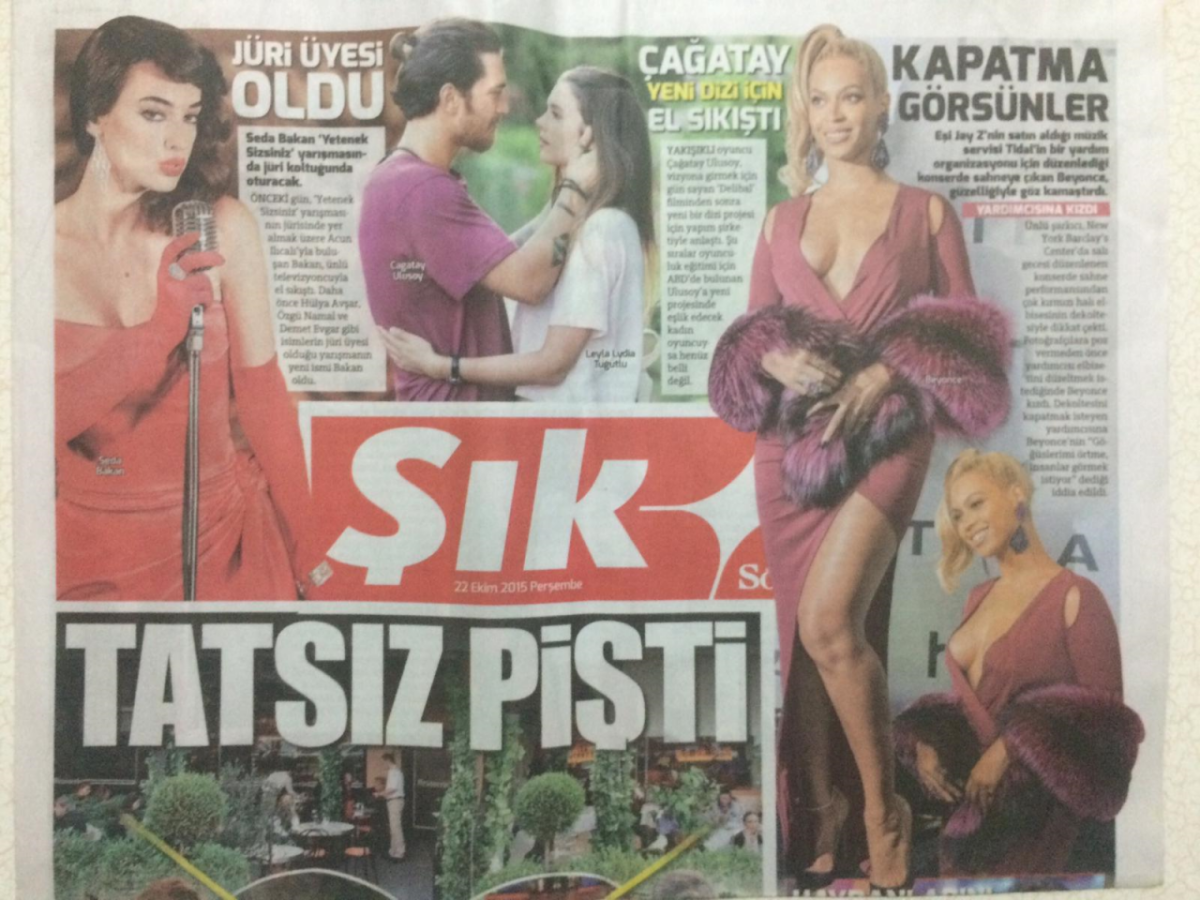 Sözcü Gazetesi Şık Eki 22 Ekim 2015 - Deniz Akkaya İle Tatsız Pişti GZ27879 - 1