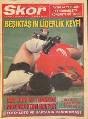 Spor Gazetesi Skor Eki - Cim Bom Ve Trabzon Mutluluktan Uçuyor - Beşiktaşın Liderlik Keyfi GZ127118 - 1
