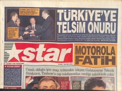 Star Gazetesi 3 Şubat 2000 - Fatih Terim , Trabzonu Cep Telefonundan Verdiği taktiklerle Yıktı - 54lük Ajda Pekkan GZ127543 - 1