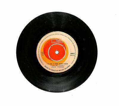 Stevie Wonder - Yester-me, Yester-you, Yesterday Id Be A Fool Right Now PLAK (108) PLK22368 - 2