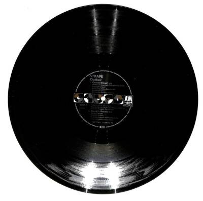 Strafe – Outlaw 1986 (The Bandit Mix) (108.5) PLK17391 - 3