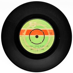 Şükrü Şentürk - Yaşamak Benim De Hakkım (107.5) PLK9671 - 1