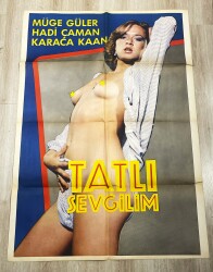 Tatlı Sevgilim Orijinal Türkçe Yeşilçam Sinema Afişi - Ultra Dev Boy (70x100) - Müge Güler & Hadi Çaman AFIS39 - Gökçekoleksiyon