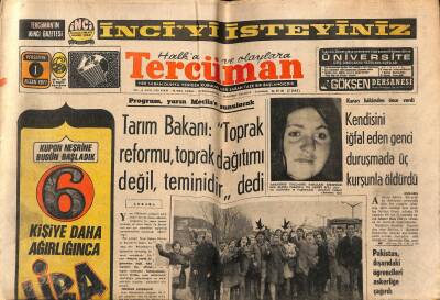 Tercüman Gazetesi 1 Nisan 1971 - 3 Gangster, Polisiz diyerek Rumelihisarda Bir Evi Soydu. - Hakimo, Bir Muhtarın Derisini Yüzüp, İki Gözü Oymuştu. GZ123652 - 1