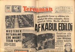 Tercüman Gazetesi 13 Ekim 1962 - Kennedyyi Öpen Kadın Artık Ona Yaklaşamıyacak GZ67543 - 1