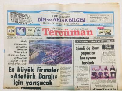Tercüman Gazetesi 13 Ekim 1982 - Rum Papazlar Hezeyana Başladı GZ53542 - 1