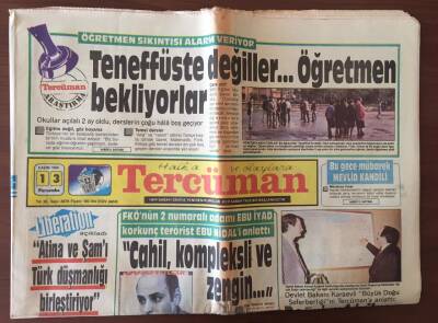 Tercüman Gazetesi 13 Kasım 1986 - Futbol Tarihinde İlk Defa Bir Golcümüz Avrupa Kürsüsünde Tanju Bronz Ayakkabısını Alıyor GZ10457 - 2