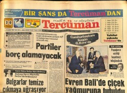 Tercüman Gazetesi 20 Aralık 1982 - Evren Balide Çiçek Yağmuruna Tutuldu GZ67489 - 1