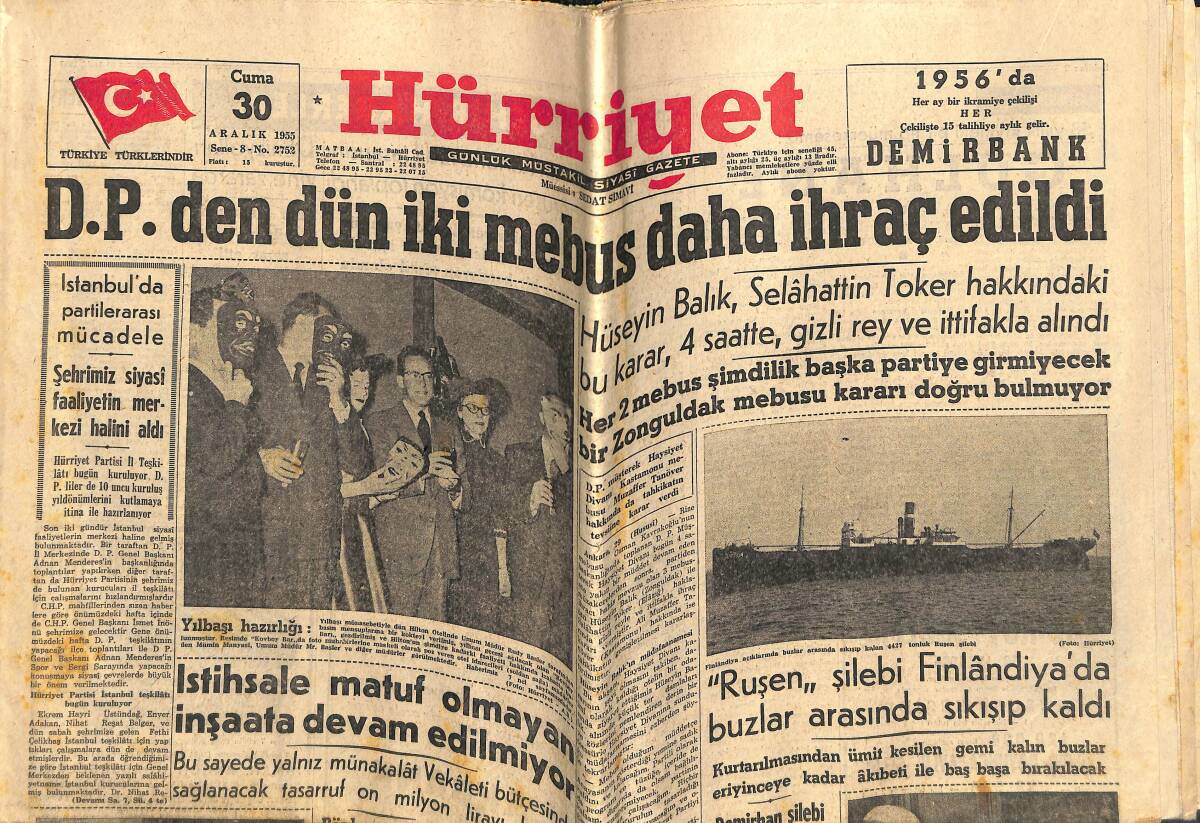 Tercüman Gazetesi 30 Aralık 1955 - Profesyonel Futbolcularımız Yılbaşını Kampta Geçiriyor - D.P.'den Dün İki Mebus Daha İhraç Edildi GZ141697 - 1