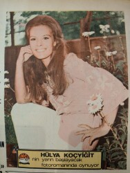 Tercüman Gazetesi İnci Eki 22 Ağustos 1972 - Futbolcu Eşi Hülya Koçyiğit Bir Futbolcunun Hayatı Filminin Baş Kızı Olacak - Liz Taylor Cici Anne Oldu! GZ144666 - 2
