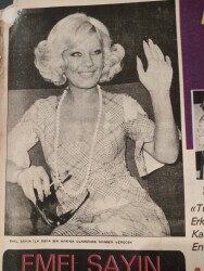 Tercüman Gazetesi İnci Eki 22 Eylül 1974 - Emel Sayın Tunus'ta Konser Verecek! - Kartal Tibet Tarkan Filmlerine Devam Edilmezse Şarkıcı Olacak! GZ146069 - 2