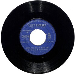  Cliff Richard & The Shadows - Don't Be Mad At Me / When The Girl Is In Your Arms Is The Girl In Your Heart PLAK (10/5.5) PLK24837 - Gökçekoleksiyon