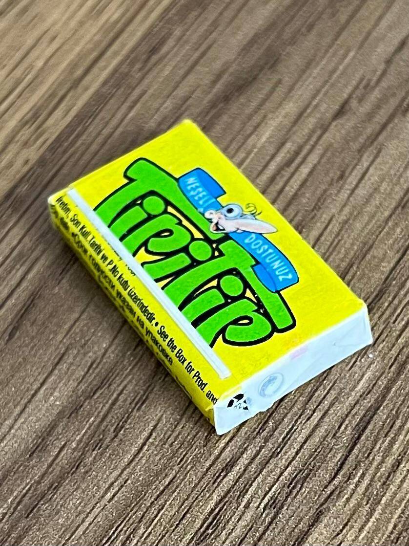 Tipitip 2007 Karikatürlü Karışık Meyve Aromalı Şekerli Sakız (Sarı-Arka Yeşil Yazı)# SKZ2438 - 5