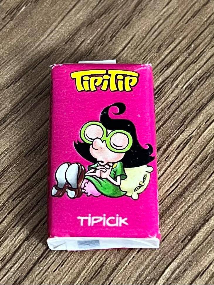 Tipitip 2007 Karikatürlü Karışık Meyve Aromalı Şekerli Sakız Tipicik ( Pembe -Arka Yeşil Yazı)# SKZ2448 - 2